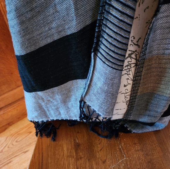 Reversible scarf - Picture 3 of 3